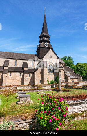 Varnhem abbey in Sweden with red roses Stock Photo