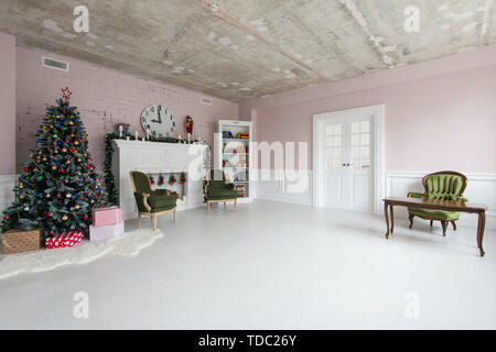 Classic Christmas Decorated Interior Room New Year Tree Silver Decorations  Stock Photo by ©Luljo 416297246