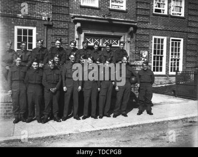 'Royal Army Medical Corps recruits take a meal in the open', 1915 Stock ...