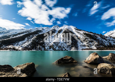 Tibetan Nyingzhi peach blossoms bloom in March Stock Photo