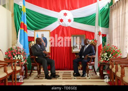 (190615) -- BUJUMBURA, June 15, 2019 (Xinhua) -- President of the Democratic Republic of the Congo Felix Tshisekedi (L) meets with Burundian President Pierre Nkurunziza in Bujumbura, Burundi, on June 14, 2019. (Xinhua/Evrard Ngendakumana) Stock Photo