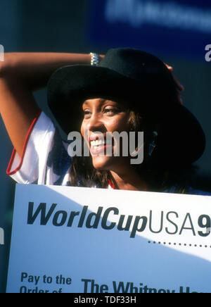 Pasadena, California, USA 15th July 1994 Singer Whitney Houston attends Pre-Game World Cup Ceremony Event on July 15, 1994 at the Rose Bowl in Pasadena, California, USA. Photo by Barry King/Alamy Stock Photo Stock Photo