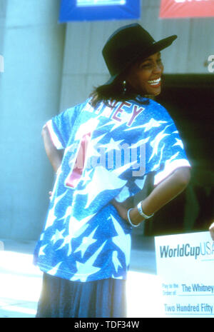 Pasadena, California, USA 15th July 1994 Singer Whitney Houston attends Pre-Game World Cup Ceremony Event on July 15, 1994 at the Rose Bowl in Pasadena, California, USA. Photo by Barry King/Alamy Stock Photo Stock Photo