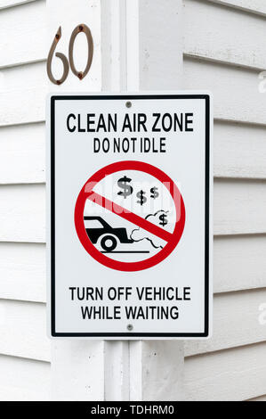 A Clean Air Zone sign in Canada tells drivers to switch their car engine off when stationary or stopped.