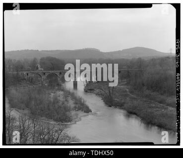 OVERVIEW, LOOKING WEST. - Philadelphia and Reading Railroad, Peacock's Lock Viaduct, Spanning Schuykill River at Reading Railroad, Reading, Berks County, PA; Nicolls, Gustavus A; Philadelphia and Reading Railroad; Reading, Blue Mountain and Northern Railroad; Denison, Scoville, Candee and Company; DeLony, Eric N, project manager; Pennsylvania Historical and Museum Commission, sponsor; Consolidated Rail Corporation (Conrail), sponsor; Spivey, Justin M, historian; Barrett, William Edmund, photographer; Lowe, Jet, photographer Stock Photo