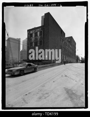 OBLIQUE VIEW OF THE WEST REAR ELEVATION AND SOUTH SIDE ELEVATION LOOKING NORTHEAST - Georgia Power Atlanta Division Building, 143 Alabama Street, Atlanta, Fulton County, GA Stock Photo