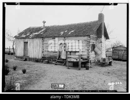 Historic American Buildings Survey Alex Bush, Photographer, March 28, 1935 OLD SLAVE QUARTERS - The Oaks, Ricks Lane, Leighton, Colbert County, AL Stock Photo