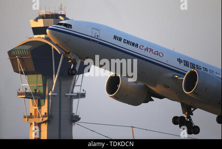 Los Angeles, California, USA. 15th June, 2019. An Air China Cargo Boeing 777 takes off from Los Angeles International Airport headed for Beijing. Credit: KC Alfred/ZUMA Wire/Alamy Live News Stock Photo