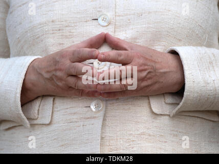 Meseberg, Germany. 17th June, 2019. Chancellor Angela Merkel (CDU) has taken a group photo before the start of the 10th Future Talks of the Federal Government with the social partners in the guest house of the Federal Government in Meseberg. Credit: Ralf Hirschberger/dpa/Alamy Live News Stock Photo