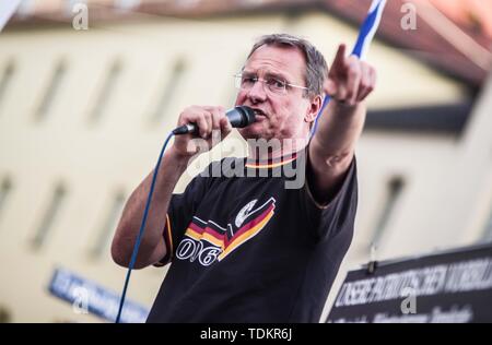 Munich, Bavaria, Germany. 17th June, 2019. MICHAEL STUERZENBERGER appearing at a Buergerbewegung Pax Europa far-right demonstration in Munich, Germany. Headed by the Verfassungsschutz (Secret Service) monitored Michael Stuerzenberger, the Buergerbewegung Pax Europa (Citizen Initiative Pax Europa) islamophobic group marched through the University area of Munich, Germany. Despite claiming to be for Judeo-Christian culture, the group had numerous known anti-semites, anti-semitic conspiracy theorists, and right-extremists among their 50 followers. Credit: ZUMA Press, Inc./Alamy Live News Stock Photo