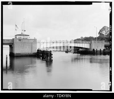 Oblique view of north side of center section of drawbridge, facing south. - Palm Valley Bridge, County Road 210 spanning Intracoastal Waterway, Ponte Vedra Beach, St. Johns County, FL Stock Photo