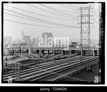 PART 1 OF 3 PART PANORAMA OF FOURTH STREET VIADUCT WITH NOS. CA-280-2 AND CA-280-3. LOOKING NORTHWEST. - Fourth Street Viaduct, Spanning Los Angeles River, Los Angeles, Los Angeles County, CA Stock Photo