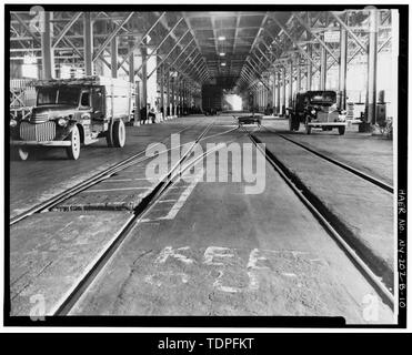 (original in possession of NYC Economic Development Corp.) Signal Corps, USA, 1945 INTERIOR VIEW OF PIER SHED - Brooklyn Army Supply Base, Pier 2, Brooklyn, Kings County, NY Stock Photo