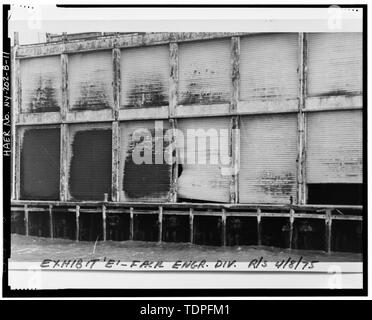 (original in possession of NYC Economic Development Corp.) US Army Photograph, 1975 VIEW OF ROLL-UP-DOORS - Brooklyn Army Supply Base, Pier 2, Brooklyn, Kings County, NY Stock Photo