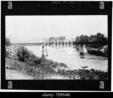 of completed Walpole-Westminster bridge; postcard-photograph from Walpole Historical Society (Walpole, N.H.) scrapbook collection. View south- north elevation, c. summer 1911. - Walpole-Westminster Bridge, Spanning Connecticut River between Walpole, NH and Westminster, VT, Walpole, Cheshire County, NH Stock Photo