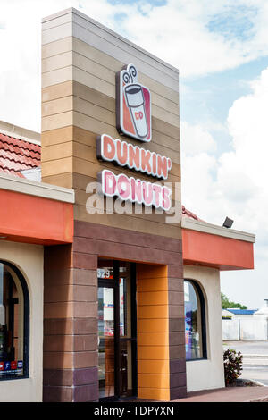 Florida,Arcadia,Dunkin Donuts,coffee shop,quick service restaurant,building,exterior,sign,front entrance,FL190512014 Stock Photo