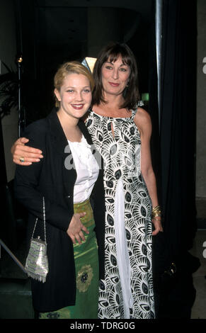 Jun 11, 1999; Los Angeles, CA, USA; Actors DREW BARRYMORE and ANGELICA HUSTON @ Women in Film Crystal Awards..  (Credit Image: Chris Delmas/ZUMA Wire) Stock Photo