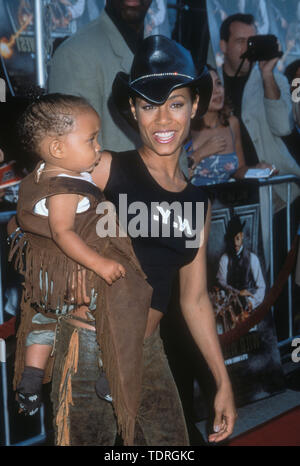 Jun 28, 1999 - Los Angeles, California, USA - JADA PINKETT with her child at the 'Wild, Wild West' movie premiere (Credit Image: Chris Delmas/ZUMA Wire) Stock Photo