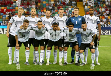 Udine, Italy. 17th June, 2019. Soccer: U-21 Men: EM, Germany - Denmark, preliminary round, 1st matchday, Group B, at Stadio Friuli. Players from Germany line up for the team photo. Credit: CŽzaro De Luca/dpa/Alamy Live News Stock Photo