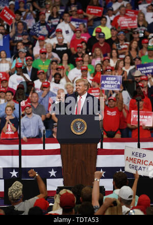 Orlando, USA. 18th June, 2019. U.S. President Donald Trump participates in a rally in Orlando, Florida, the United States, June 18, 2019. Trump formally kicked off his 2020 re-election campaign at a rally in Orlando on Tuesday night. Credit: Liu Jie/Xinhua/Alamy Live News Stock Photo