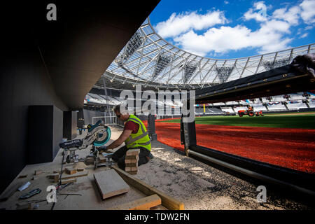 Fans watch as the New York Yankees warm up before a baseball game against  the Boston Red Sox Friday, June 9, 2023, in New York. (AP Photo/Frank  Franklin II Stock Photo - Alamy