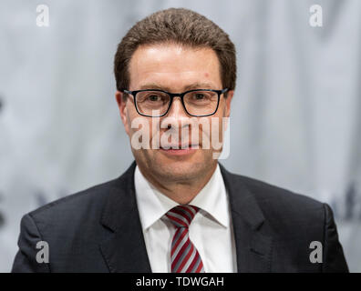 Dresden, Germany. 03rd Apr, 2019. Christoph Leyens, director of the Fraunhofer IWS Dresden, is located in the Additive Manufacturing Center Dresden (AMCD). Credit: Robert Michael/dpa-Zentralbild/ZB/dpa/Alamy Live News Stock Photo