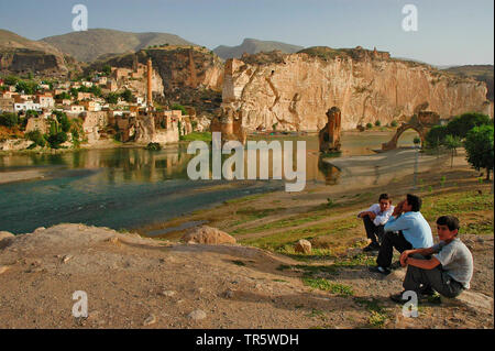 Hasankeyf at the River Tigris, city will be flooded by the planned Ilisu dam, Southeastern Anatolia Project, Turkey, Anatolia, Batman, Hasankeyf Stock Photo