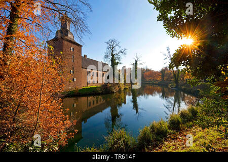 Tueschenbroich castle in autumn, Germany, North Rhine-Westphalia, Lower Rhine, Wegberg Stock Photo