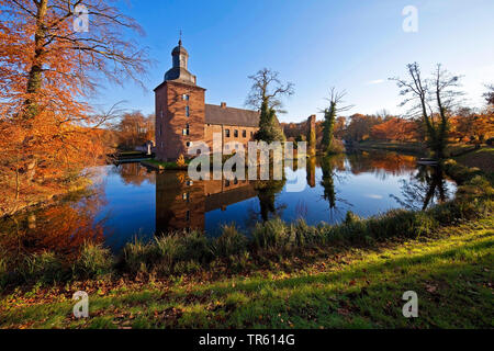 Tueschenbroich castle in autumn, Germany, North Rhine-Westphalia, Lower Rhine, Wegberg Stock Photo