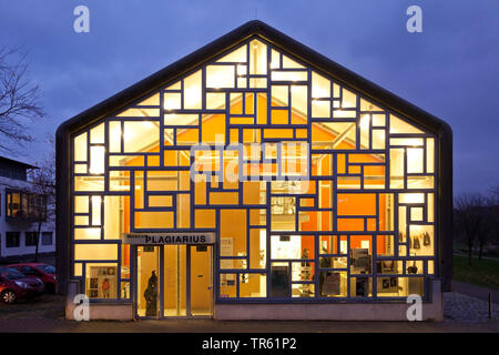 illimumitated museum Plagiarius in the twilight, Germany, North Rhine-Westphalia, Bergisches Land, Solingen Stock Photo