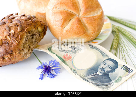 bread roll s with 1000 Yen bill, cornflower and barley, China Stock Photo