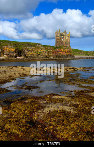 castle ruin of keiss castle at the coastline, United Kingdom, Scotland, Caithness Stock Photo