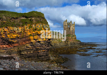 castle ruin of keiss castle at the coastline, United Kingdom, Scotland, Caithness Stock Photo