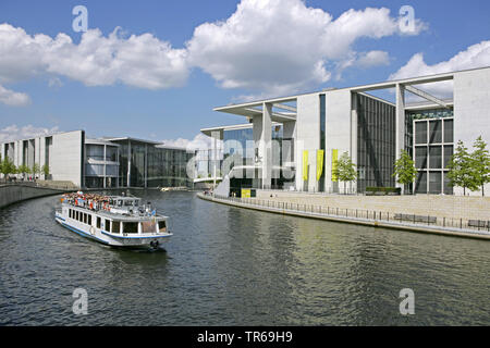 excursion boat on river Spree at Marie-Elisabeth-Lueders-Haus, Germany, Berlin Stock Photo