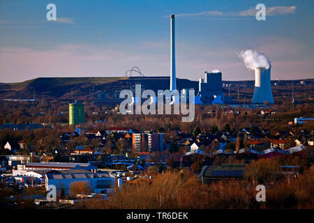 view of coal-fired power station in Herne-Baukau from the Tippelsberg in Bochum, stockpile Hoheward with Horizont-Observatorium in the background, Germany, North Rhine-Westphalia, Ruhr Area, Bochum Stock Photo