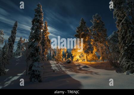 fireplace in snow landscape in Lapland, Sweden, Norrbotten, Muddsus Nationalaprk, Lapland Stock Photo