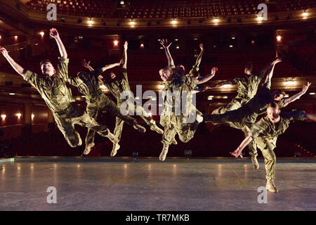 Edinburgh, Scotland, UK. 30th May, 2019. Photocall Scottish premiere of Rosie Kay's 10 SOLDIERS by Commonwealth Games Handover choreographer and Birmingham Hippodrome Associate Artist, Rosie Kay. They will performance on 30 May at 7, 30 in the Festival Theatre. Edinburgh. Credit: Pako Mera/Alamy Live News Stock Photo