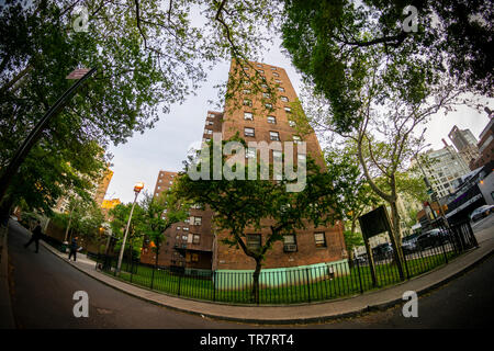 The massive NYCHA Elliot Houses complex of apartments in Chelsea in New York is seen on Tuesday, May 21, 2019. (© Richard B. Levine) Stock Photo