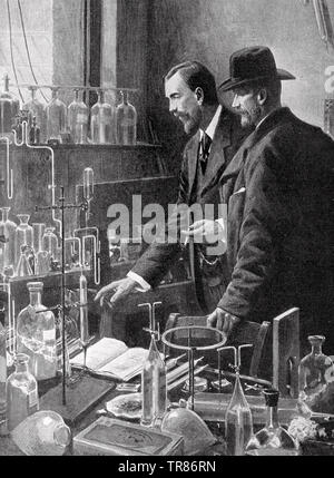 WILLIAM RAMSAY (1852-1916) Scottish chemist at left with Pierre Curie Stock Photo