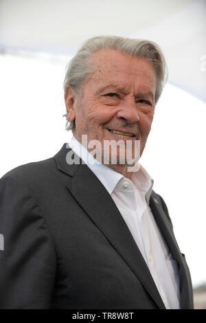 72nd edition of the Cannes Film Festival: Alain Delon, awarded the ÒPalme dÕOr' (Golden Palm) of the 72nd festival, posing during a photocall on May 1 Stock Photo