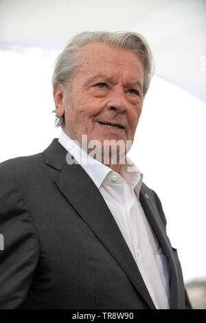 72nd edition of the Cannes Film Festival: Alain Delon, awarded the ÒPalme dÕOr' (Golden Palm) of the 72nd festival, posing during a photocall on May 1 Stock Photo