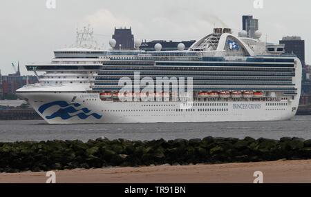 Wirral,Uk 30th May 2019 Crown Princess cruise Liner leaves Liverpool sailing up the Mersey with its doors still open credit Ian Fairbrother/Alamy Stock Photos Stock Photo