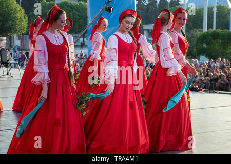 Artists of the State academic choreographic ensemble 'Berezka' on a stage with a round dance 'birch' in Moscow, Russia Stock Photo