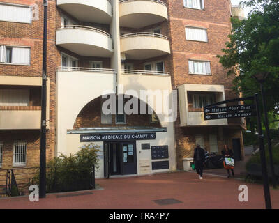 Noisy Le Grand France Modern Architecture Public Housing Estate Projects In Cite Parks Gardens Stock Photo Alamy