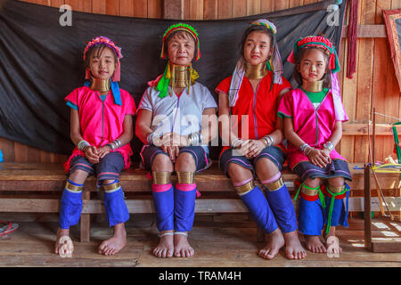 Kayan Lahwi mother with her three daughters Stock Photo