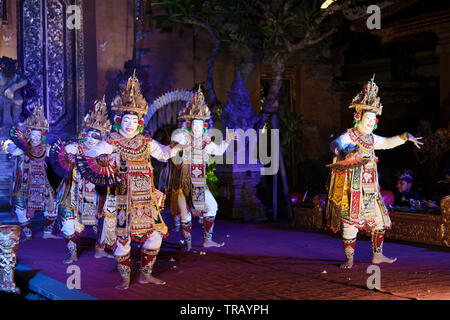 Ubud, Bali, Indonesia. 24th May, 2019. The dance performed by male dancers putting on devils masks is called Jauk - Traditional Legong & Barong dance. Stock Photo