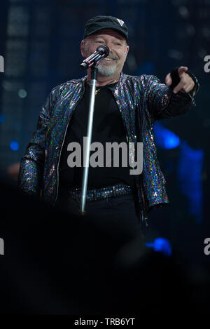 Vasco Rossi performed last night in Milan at San Siro Stadium for the first of six date ! Stock Photo