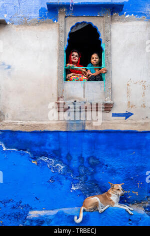 Girl in Jodhpur the blue city Rajasthan India Stock Photo - Alamy