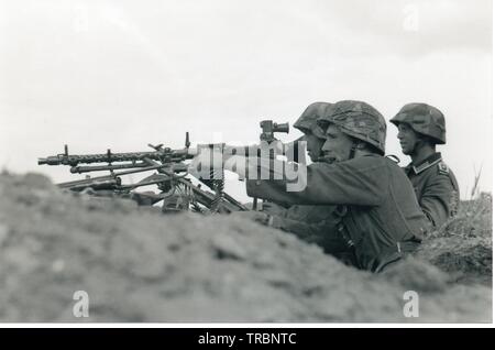 German soldiers in position on the Eastern Front, 1944 Stock Photo - Alamy