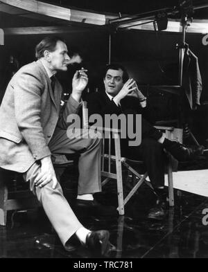 Director of Photography Gilbert Taylor and director Stanley Kubrick DR. STRANGELOVE or : How I Learned to Stop Worrying and Love the Bomb 1964 on set filming candid screenplay Stanley Kubrick, Terry Southern and Peter George production design Ken Adam Hawk Films / Columbia Pictures Stock Photo